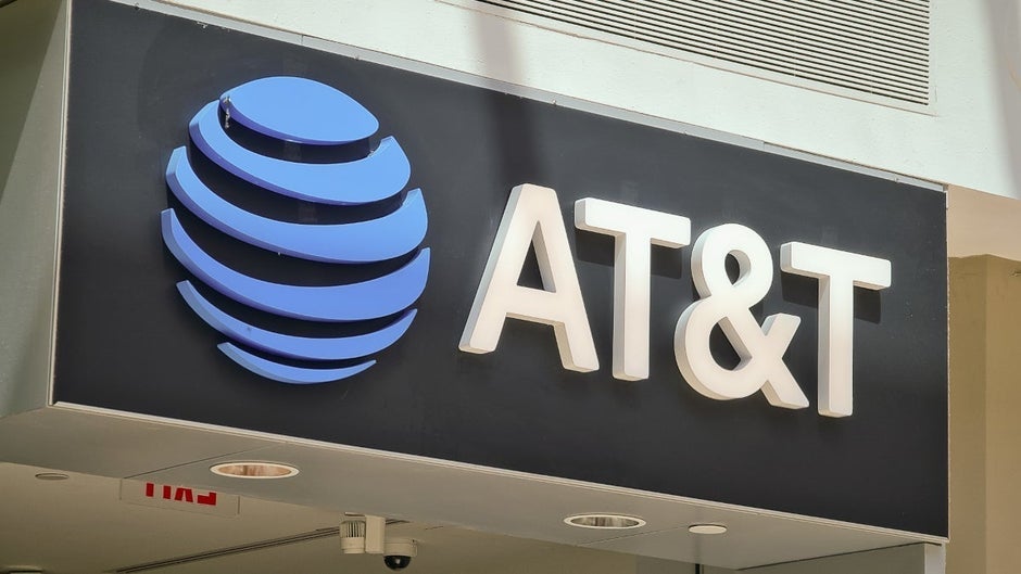 آیا چک AT&T در این ماه کوتاه است؟ شما تنها نیستید