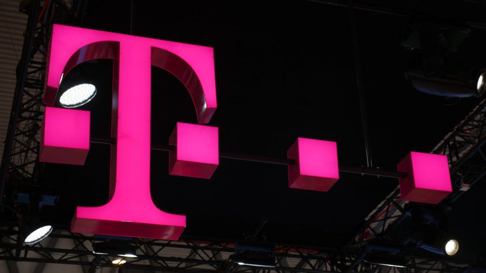 با T-Mobile چسبیده اید؟ این کاربران می گویند همه چیز به یک چیز کاهش می یابد