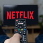راز کثیف Streaming: تماشای Netflix دو برابر بدتر از حمل و نقل هوایی برای انتشار کربن است ، ادعا می کند