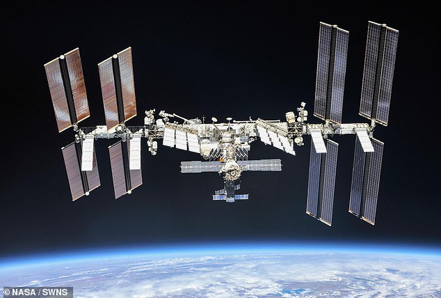 ویلیامز و ویلمور در تاریخ 5 ژوئن 2024 برای اقامت هشت روزه به ISS راه اندازی شدند