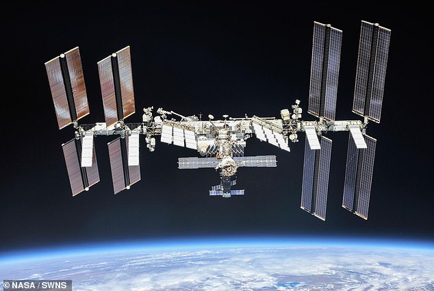 ناسا گفت که SpaceX گزینه های مختلفی را برای بازگرداندن آنها فراهم کرده است ، اما تصمیم نهایی هزینه شد. آژانس گفت که در بودجه خود کافی ندارد