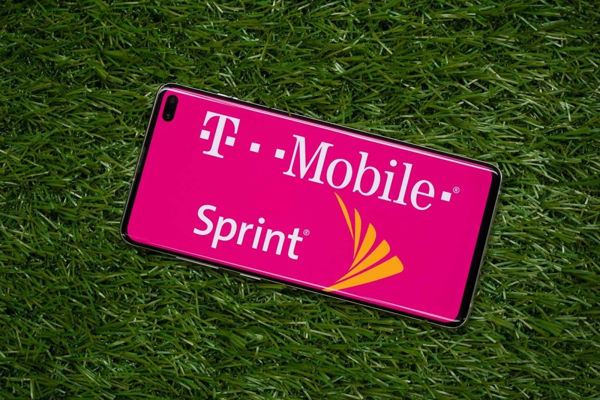 T-Mobile + Sprint = افزایش قیمت بعد از پنج سال. | اعتبار تصویر - Phonearena - اختصاصی: کارمندان T -Mobile افزایش قیمت جدید دریافتی را احساس می کنند (از اوایل فردا)