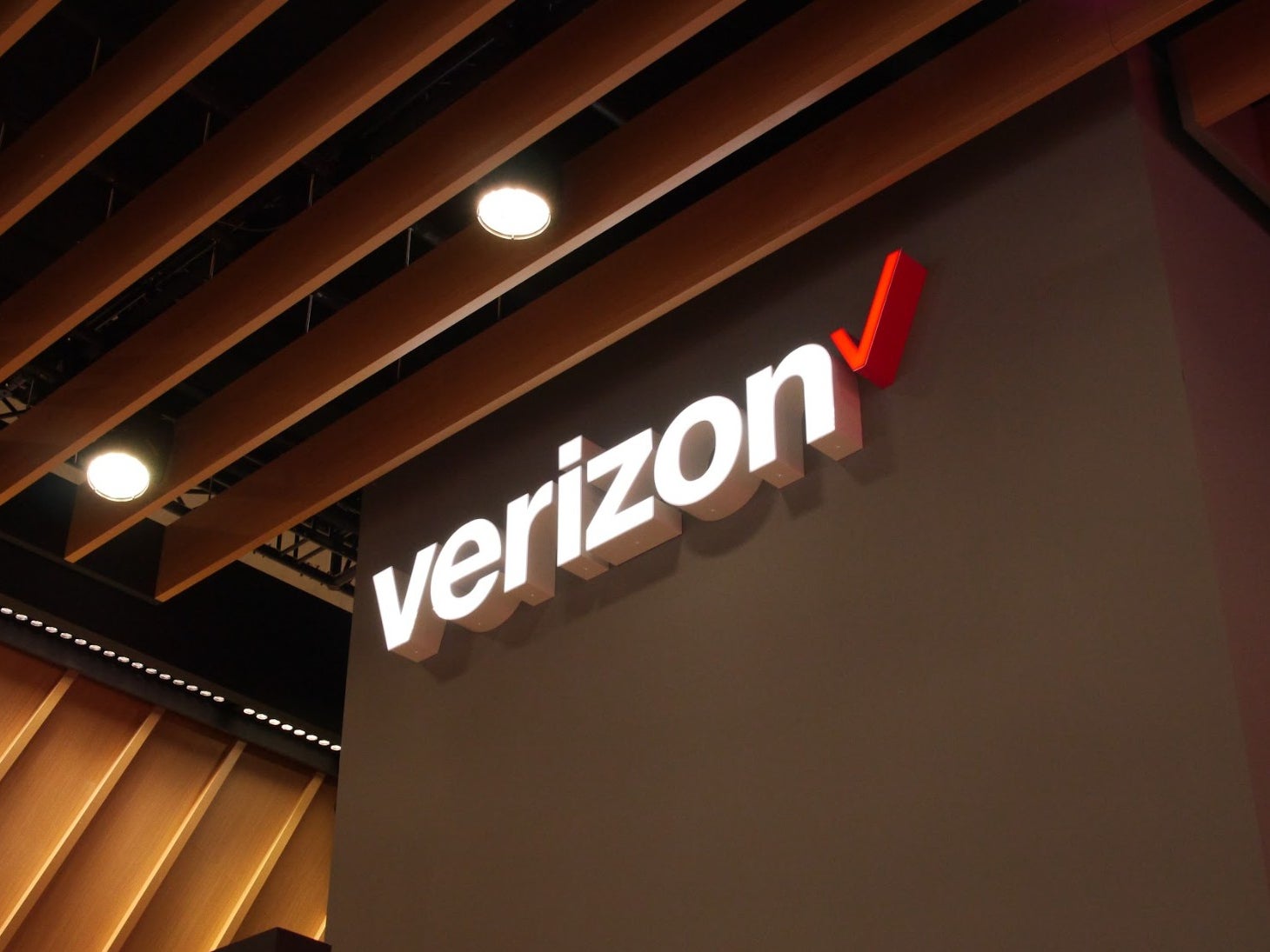 اعتبار تصویر - Phonearena - این ترفند باعث می شود Verizon تخفیف در همه خطوط به شما بدهد