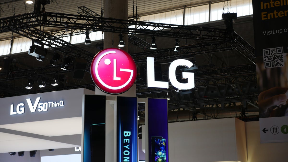 LG اخطار شگفت آور مربوط به تجارت گوشی هوشمند خود را صادر می کند
