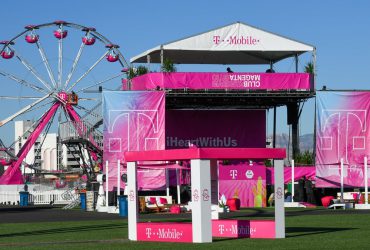 T-Mobile Cedes پیروزی به AT&T در جنگ معامله اما در مورد کاربران Verizon با آزادی خانواده