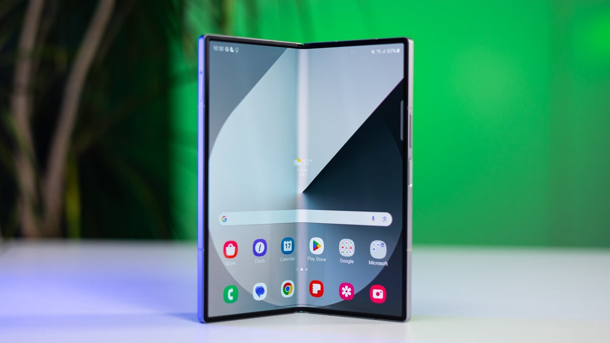 با قیمت 651 دلار ، Galaxy Z Fold 6 یک گزینه برتر تاشو است که نمی توانید از آن عبور کنید