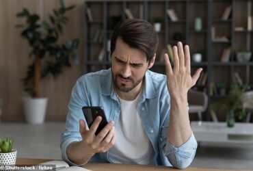 برنامه بانکی آنلاین پایین می آید و هزاران نفر قادر به دسترسی به پول نیستند