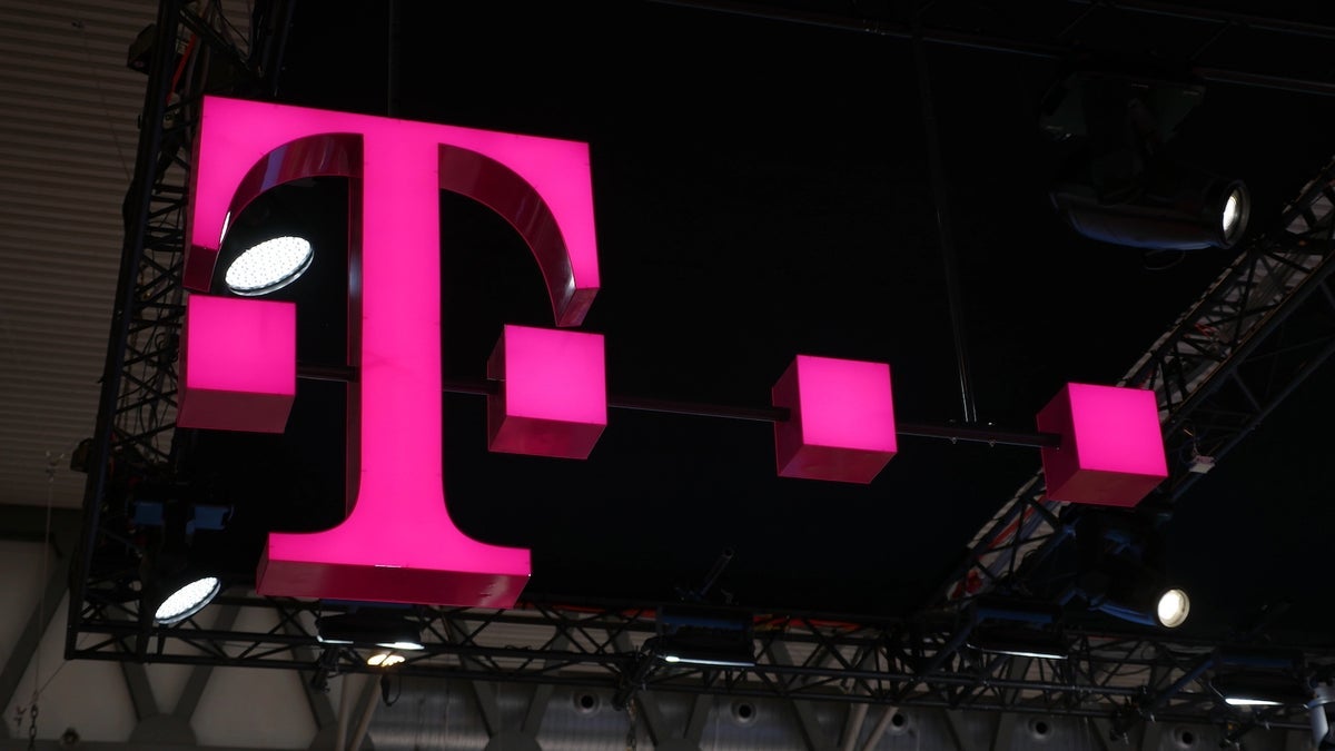 فشار T-Mobile برای برنامه T-Life بنا بر گزارش ها سناریوی کابوس را در برخی از فروشگاه ها ایجاد می کند