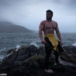 ملاقات با Daredevil British Daredevil با شنا بیش از 1000 مایل در کل خط ساحلی ایسلند: MailOnline به راس ادگلی در شنا در دریای اسکاتلند می پیوندد تا دریابید که برای مواجهه با یکی از شدیدترین محیط های روی زمین چه چیزی لازم است