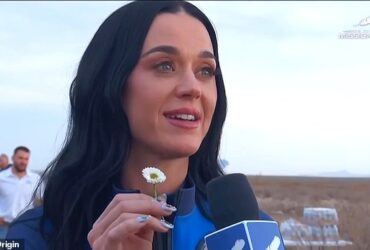 کاربران رسانه های اجتماعی کتی پری و خدمه Blue Origin را به هم می زنند و DUB "Joyride for the Super Rich" را راه اندازی می کنند