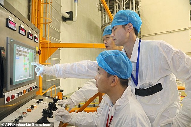Thorium MSR نوعی از فناوری هسته ای پیشرفته است که از سوخت های مایع ، به طور معمول نمک های مذاب ، هم به عنوان سوخت و هم یک خنک کننده استفاده می کند. این سایت افزود: آنها چندین مزیت بالقوه نسبت به راکتورهای سنتی اورانیوم ، از جمله افزایش ایمنی ، کاهش زباله و بهبود راندمان سوخت را ارائه می دهند.