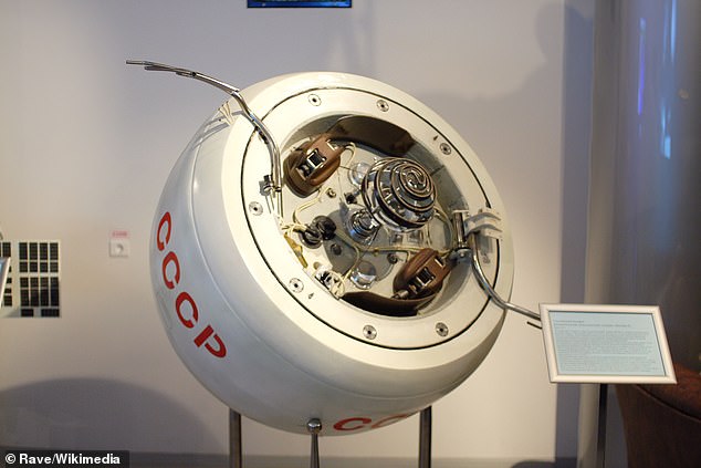 کاوشگر Kosmos 482 در سال 1972 توسط اتحاد جماهیر شوروی برای جمع آوری اطلاعات در مورد زهره آغاز شد اما قبل از ترک فضای زمین از بین رفت. تصویر: نمونه اولیه قبلی Kosmos 482 ، Venera 4