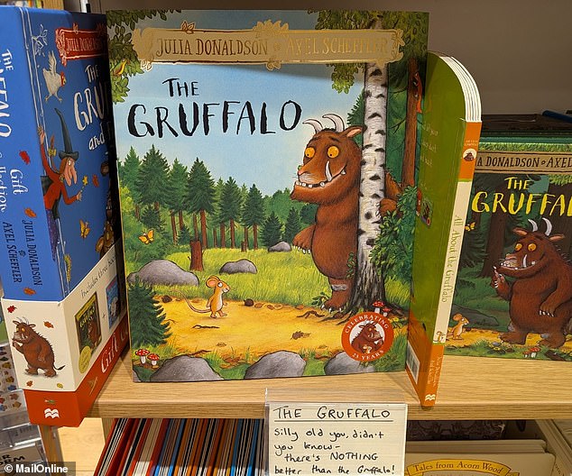 اولین بار در سال 1999 در انگلستان توسط کتابهای کودکان Macmillan منتشر شد ، Gruffalo یک موفقیت تجاری و مهم تجاری بوده است