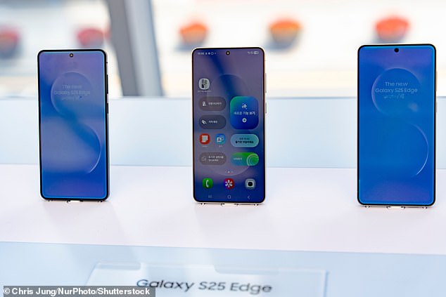Galaxy S25 Edge دارای صفحه نمایش 6.7 اینچی AMOLED است که باعث می شود اندازه آن به اندازه S25 Plus موجود باشد