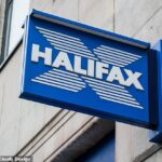 Halifax Down: کاربرانی که با بانکداری و برنامه آنلاین گزارش می دهند