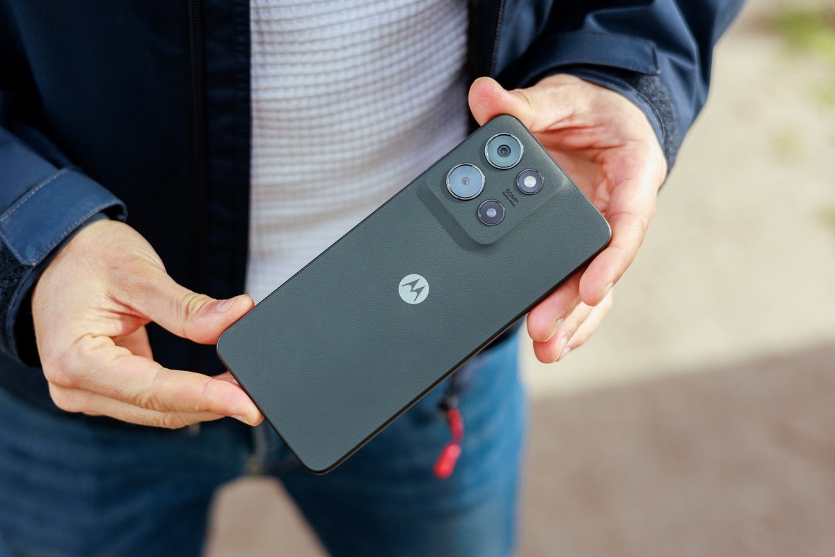 Moto G 2025 یکی از برندگان شگفت آور آخرین تجزیه و تحلیل بازار تلفن های هوشمند ایالات متحده است. | اعتبار تصویر - Phonearena - آخرین گزارش بازار تلفن های هوشمند ایالات متحده ، داستان ناامیدی سامسونگ و برتری اپل است