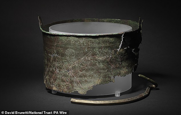Sutton Hoo Mystery پس از 1400 سال حل می شود: سطل بیزانس کشف شده در سایت تاریخی "حاوی بقایای مهم از افراد مهم"