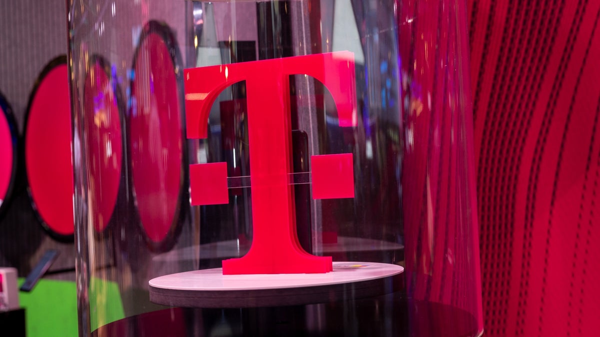 T-Mobile به شدت در تلاش است تا کاربران خود را از ترک پیشنهادات بهتر از هر زمان دیگری متوقف کند