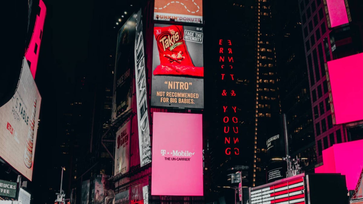 T-Mobile پیشنهاد دیگری را ترسیم می کند ، و باعث می شود کاربران نقطه برنامه Perks را زیر سوال ببرند