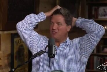 Tucker Carlson در حالی که مقام سابق باس فاش می کند که ما دارای پناهگاه های Doomsday برای نخبگان است ، متحیر شد