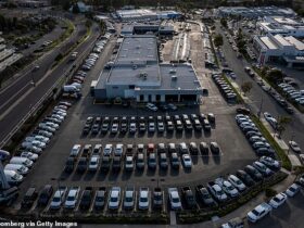 بزرگترین خودروساز آمریکا 274،000 SUV را به دلیل ترمزهای معیوب به یاد می آورد