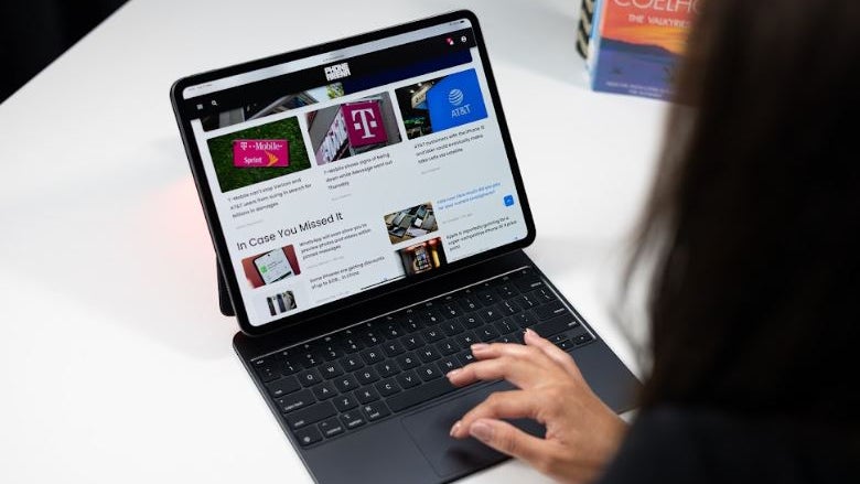 روبات iPad آینده اپل ویژگی های خود را از دست می دهد تا مهلت راه اندازی خود را تعیین کند