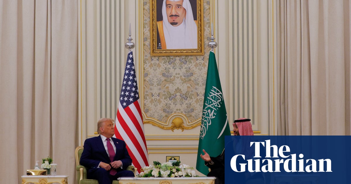 شرکت های فناوری ایالات متحده معاملات هوش مصنوعی را به عنوان TRUMP TOURS CHATS GLF | فناوری